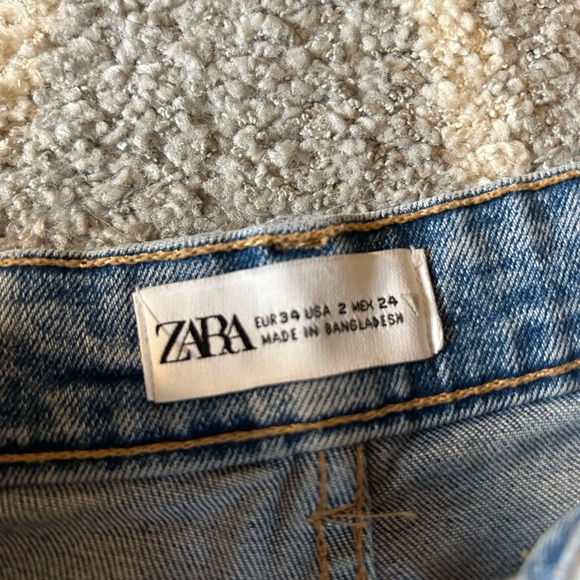 worn good shape - Picture 3 of 3